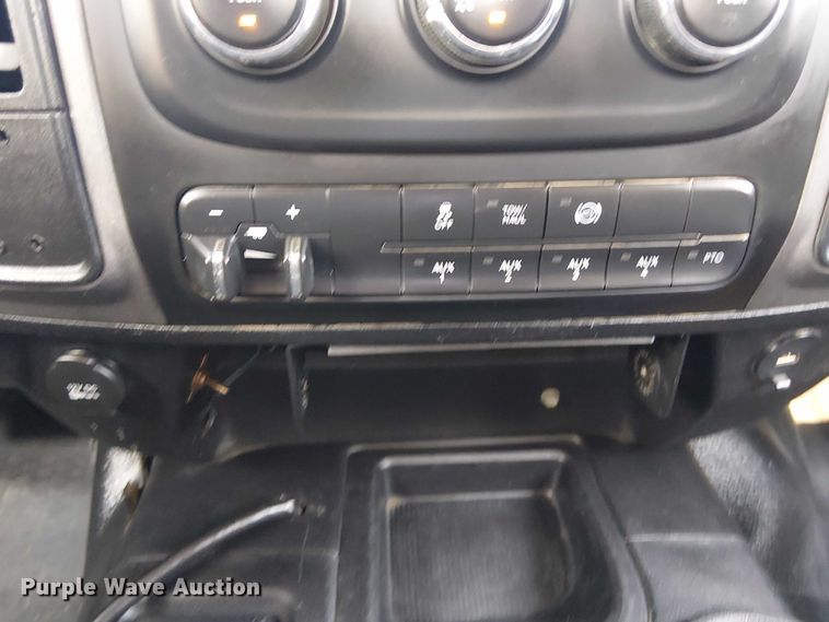 image for item NU9726 2013 RAM 5500 Crew Cab flatbed truck