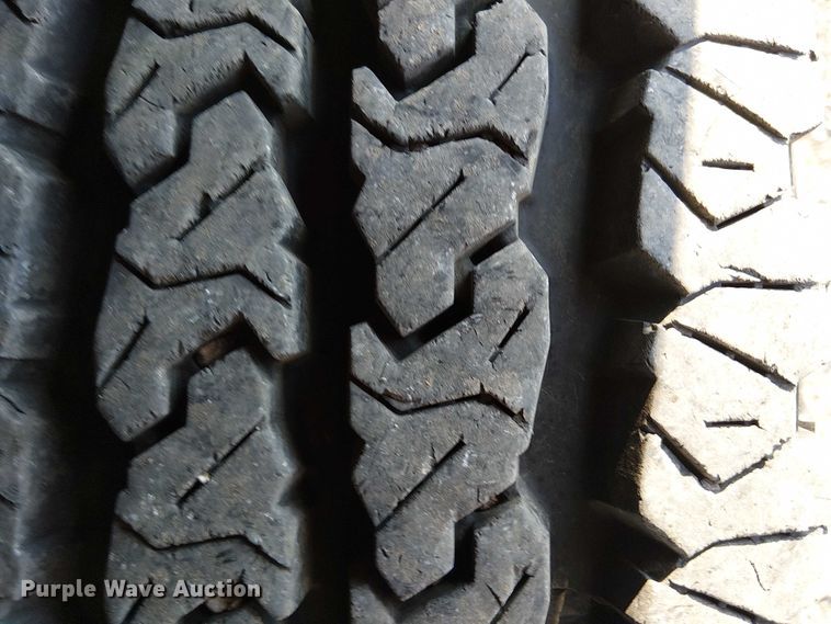 image for item NU9726 2013 RAM 5500 Crew Cab flatbed truck