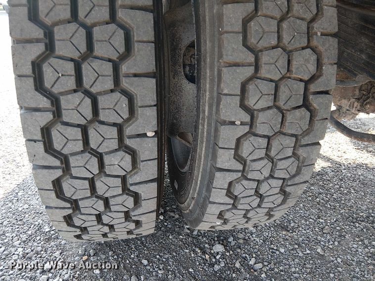 image for item NU9726 2013 RAM 5500 Crew Cab flatbed truck