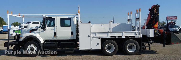 image for item NU9727 2009 International 7500 Crew Cab crane truck
