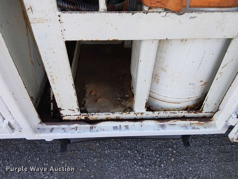 image for item NU9727 2009 International 7500 Crew Cab crane truck