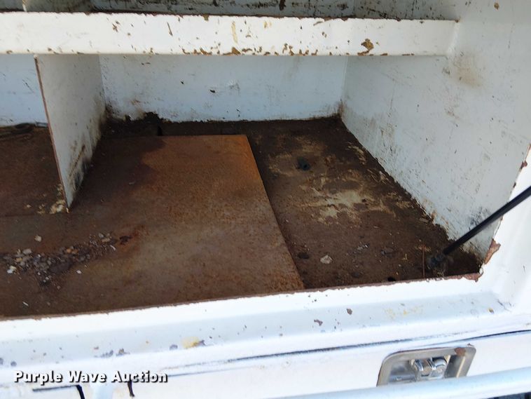 image for item NU9727 2009 International 7500 Crew Cab crane truck