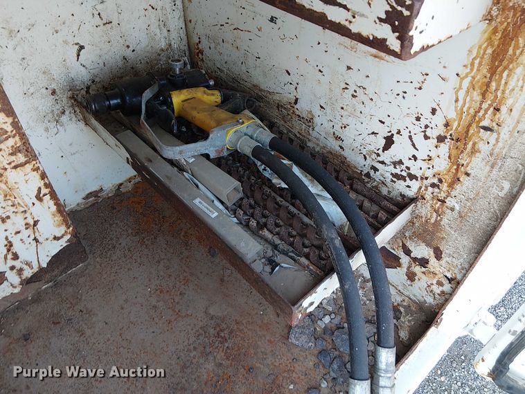 image for item NU9727 2009 International 7500 Crew Cab crane truck