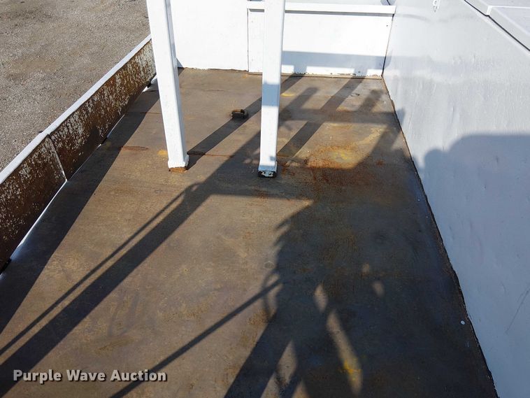 image for item NU9727 2009 International 7500 Crew Cab crane truck