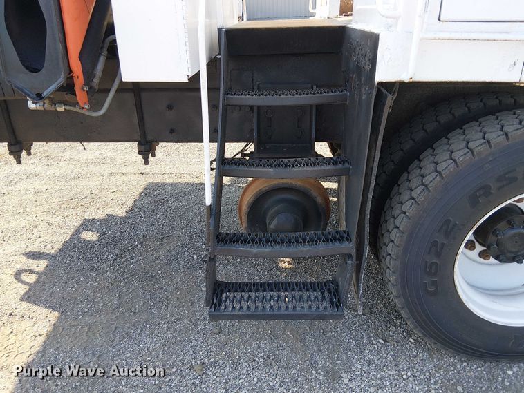 image for item NU9727 2009 International 7500 Crew Cab crane truck