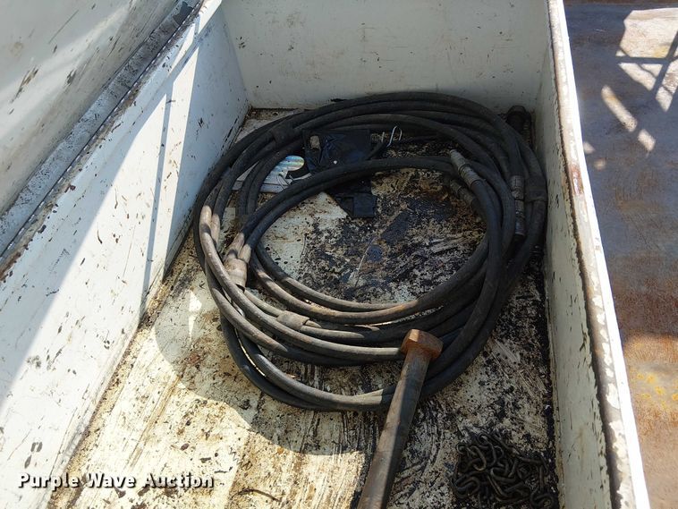 image for item NU9727 2009 International 7500 Crew Cab crane truck