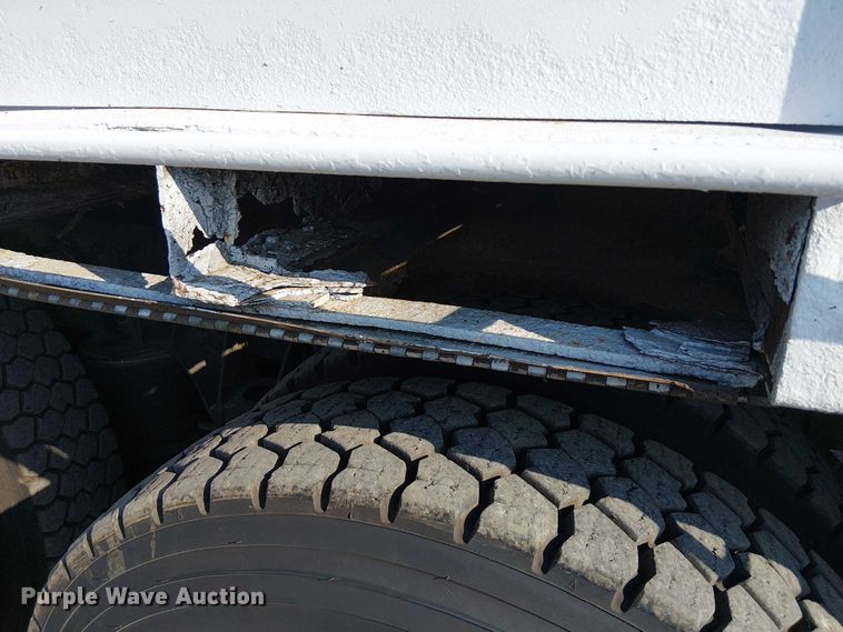 image for item NU9727 2009 International 7500 Crew Cab crane truck