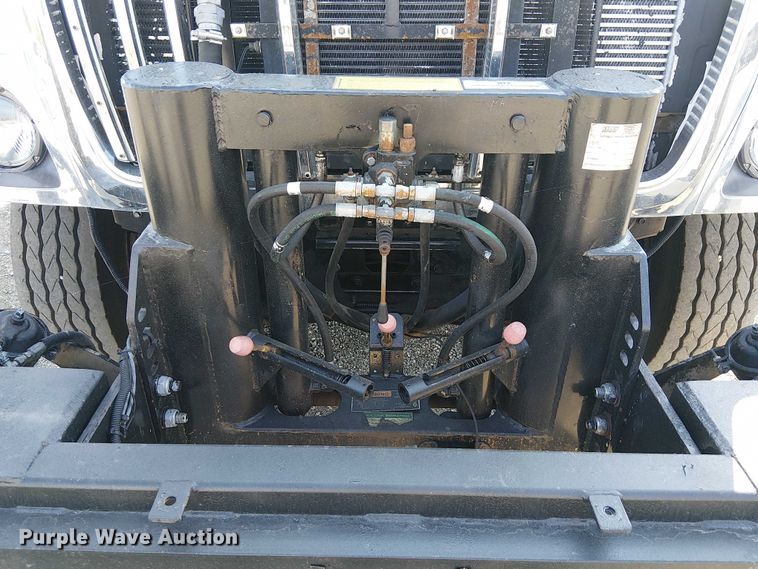 image for item NU9727 2009 International 7500 Crew Cab crane truck