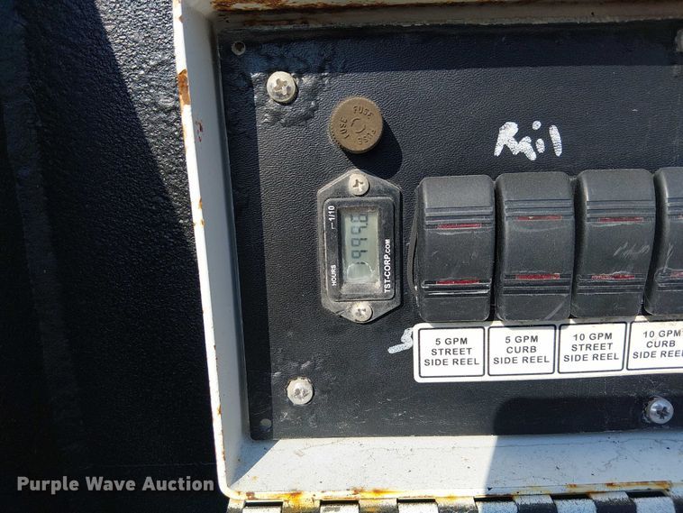 image for item NU9727 2009 International 7500 Crew Cab crane truck