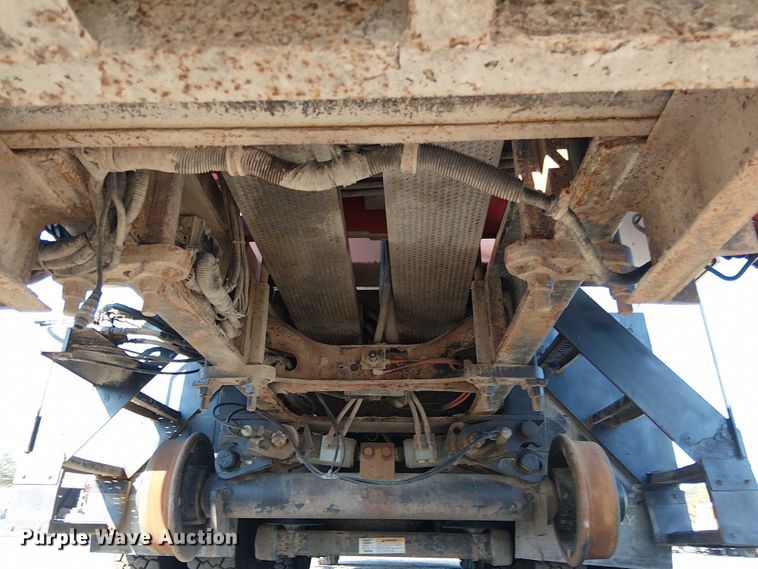 image for item NU9727 2009 International 7500 Crew Cab crane truck