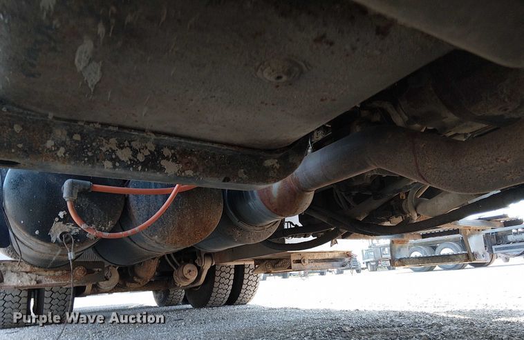 image for item NU9727 2009 International 7500 Crew Cab crane truck