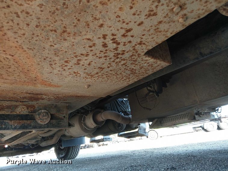 image for item NU9727 2009 International 7500 Crew Cab crane truck