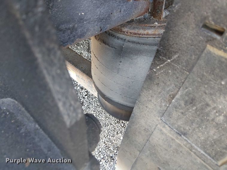 image for item NU9727 2009 International 7500 Crew Cab crane truck