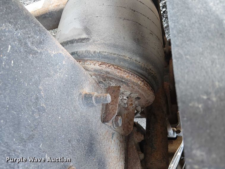 image for item NU9727 2009 International 7500 Crew Cab crane truck