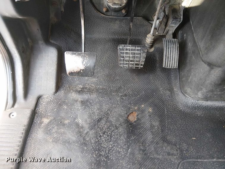 image for item NU9727 2009 International 7500 Crew Cab crane truck