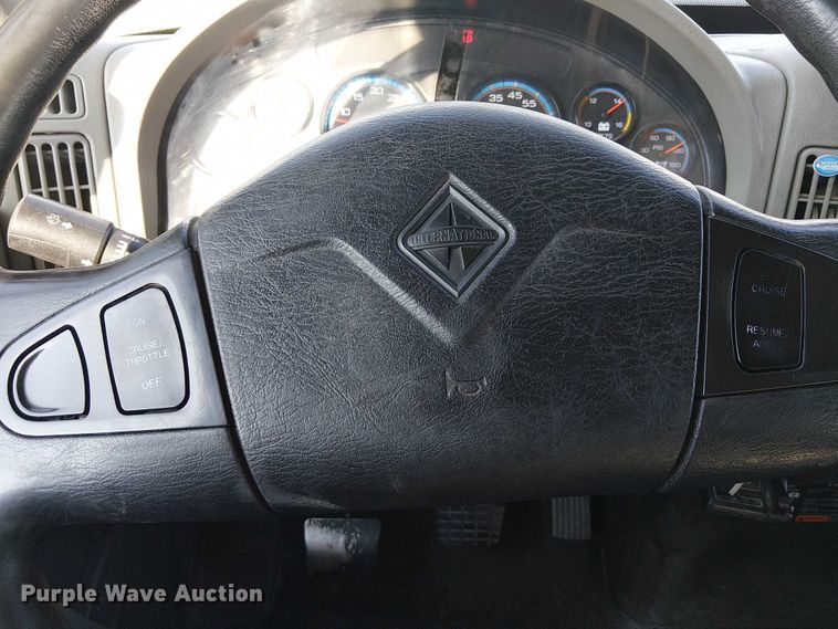 image for item NU9727 2009 International 7500 Crew Cab crane truck