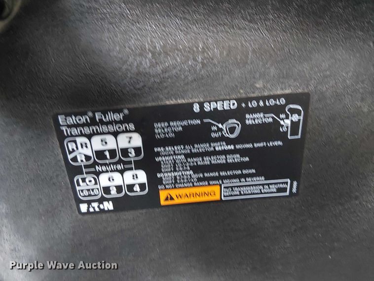 image for item NU9727 2009 International 7500 Crew Cab crane truck