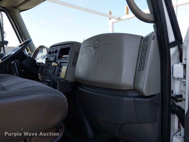 image for item NU9727 2009 International 7500 Crew Cab crane truck