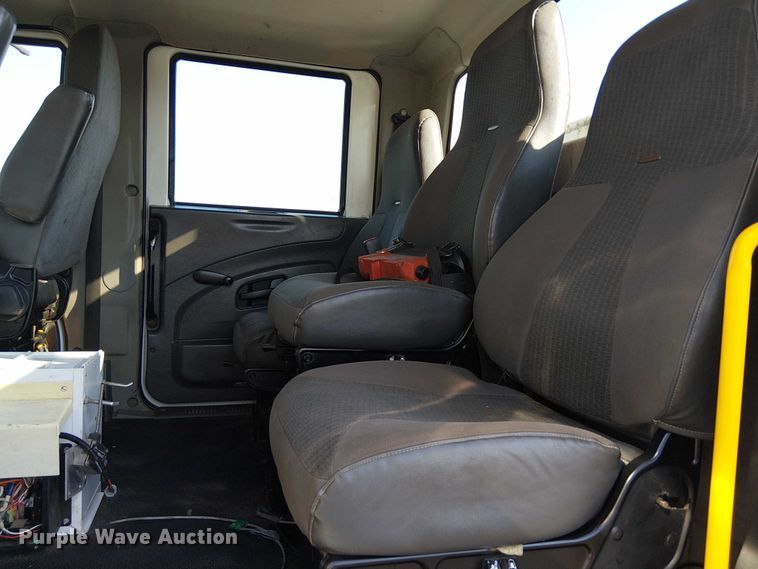 image for item NU9727 2009 International 7500 Crew Cab crane truck