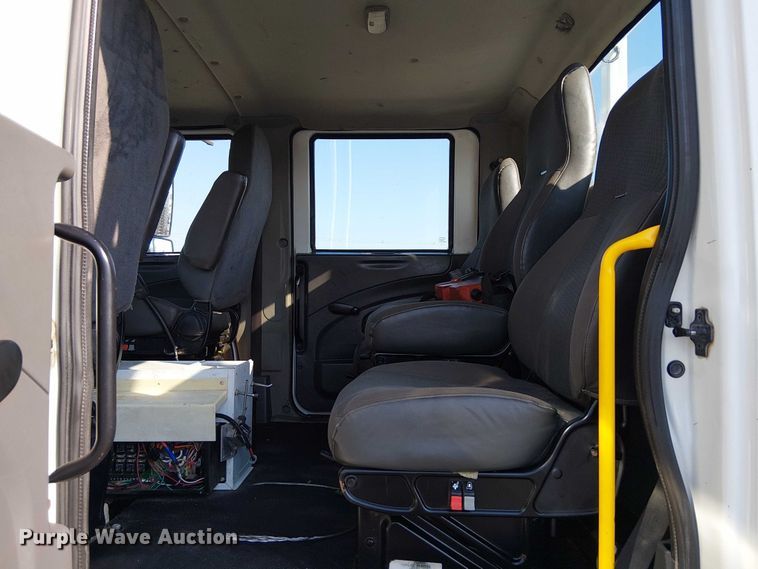 image for item NU9727 2009 International 7500 Crew Cab crane truck