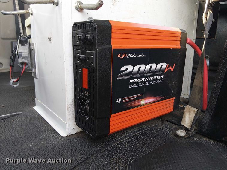 image for item NU9727 2009 International 7500 Crew Cab crane truck