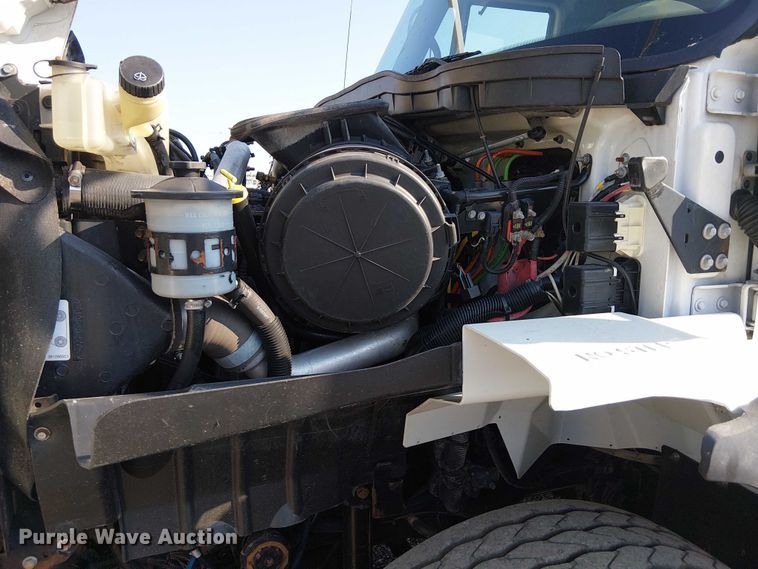 image for item NU9727 2009 International 7500 Crew Cab crane truck