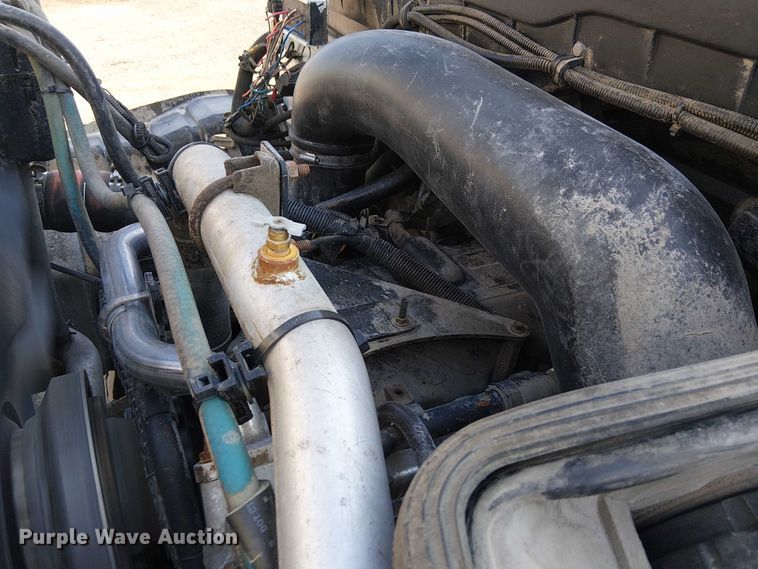 image for item NU9727 2009 International 7500 Crew Cab crane truck