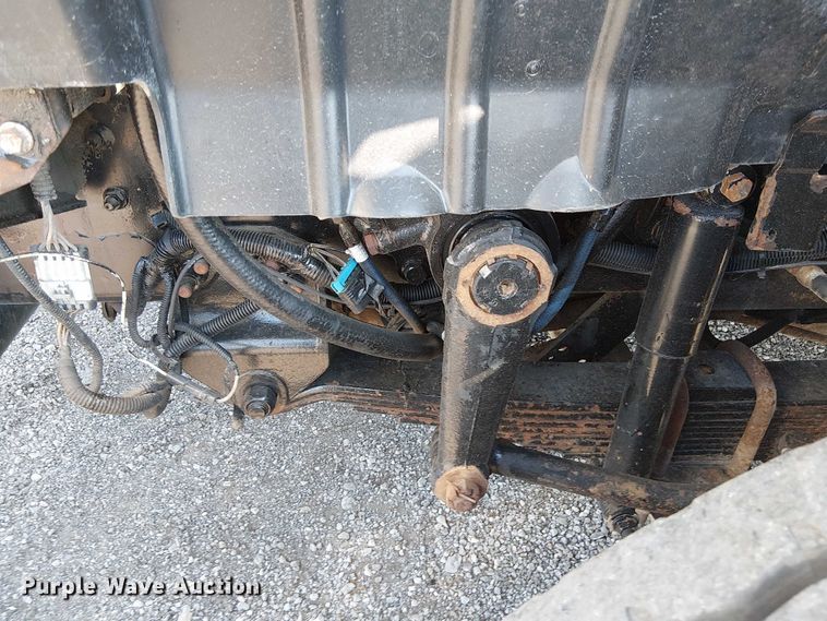 image for item NU9727 2009 International 7500 Crew Cab crane truck