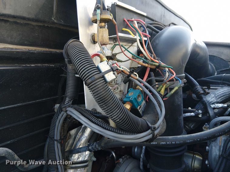 image for item NU9727 2009 International 7500 Crew Cab crane truck