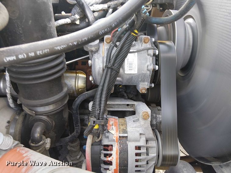 image for item NU9727 2009 International 7500 Crew Cab crane truck