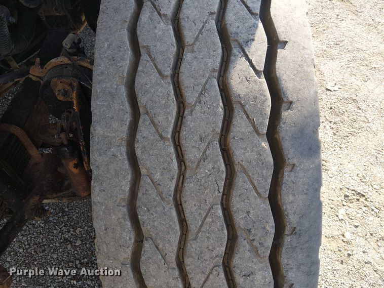 image for item NU9727 2009 International 7500 Crew Cab crane truck