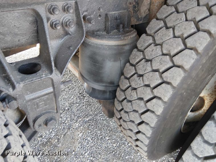 image for item NU9727 2009 International 7500 Crew Cab crane truck