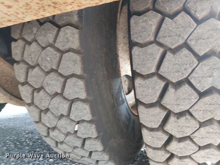 image for item NU9727 2009 International 7500 Crew Cab crane truck