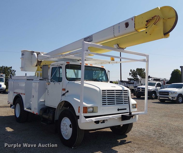 image for item NU9731 1993 International 4900 bucket truck