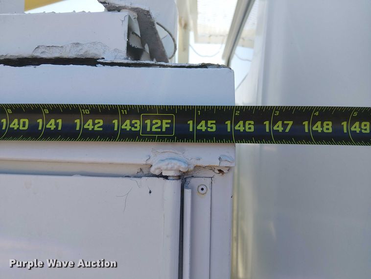 image for item NU9731 1993 International 4900 bucket truck