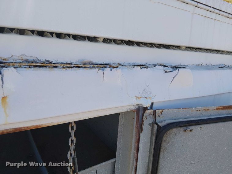 image for item NU9731 1993 International 4900 bucket truck