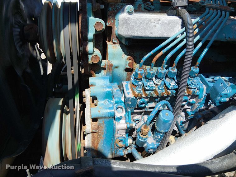 image for item NU9731 1993 International 4900 bucket truck