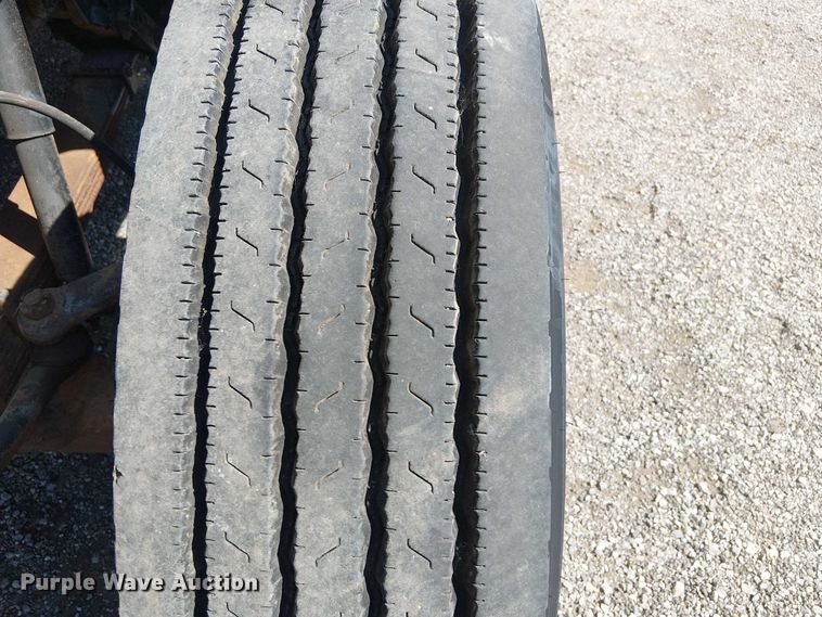 image for item NU9731 1993 International 4900 bucket truck