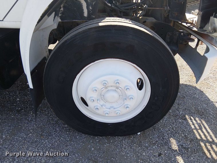 image for item NU9731 1993 International 4900 bucket truck