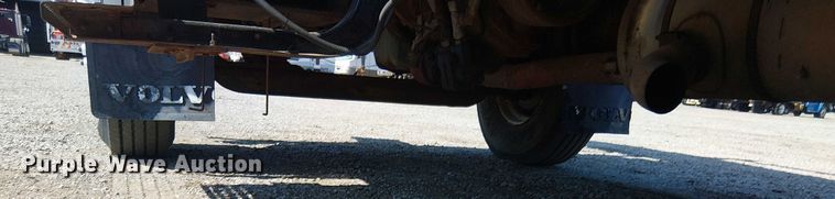 image for item NU9731 1993 International 4900 bucket truck