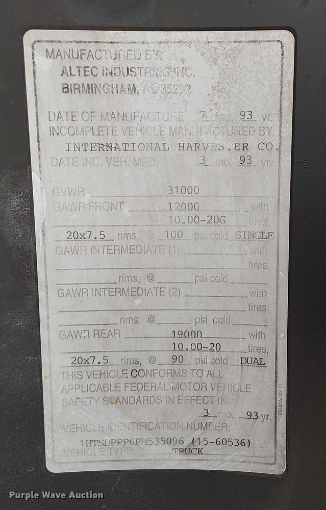 image for item NU9731 1993 International 4900 bucket truck