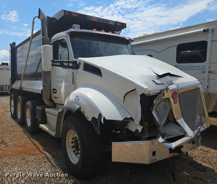 image for item YA0870 2023 Kenworth T880 dump truck