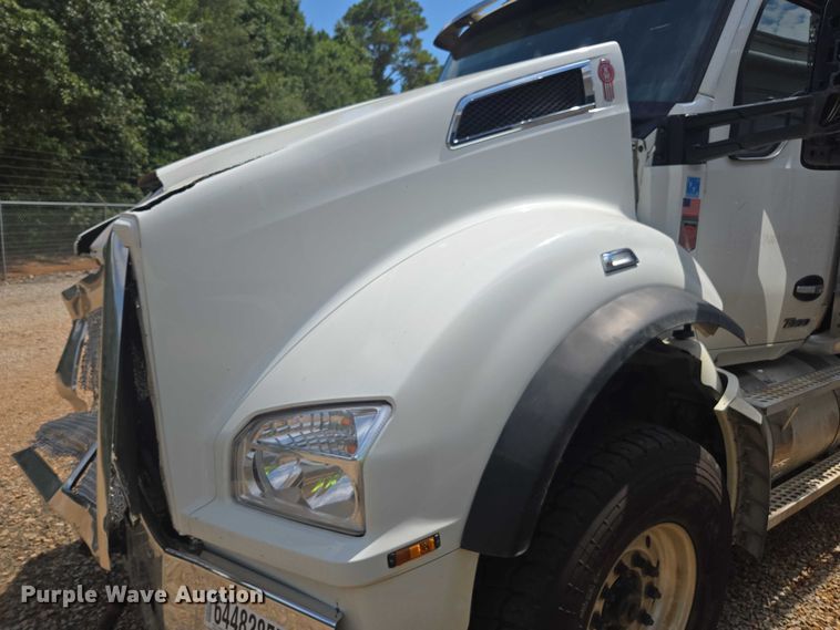 image for item YA0870 2023 Kenworth T880 dump truck