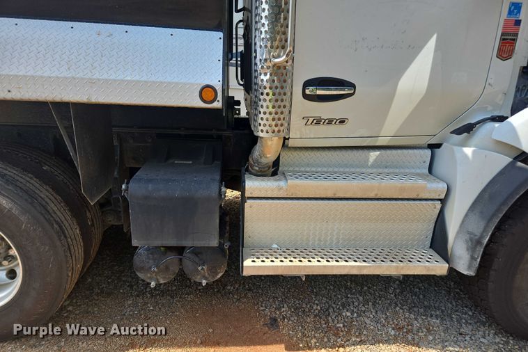 image for item YA0870 2023 Kenworth T880 dump truck