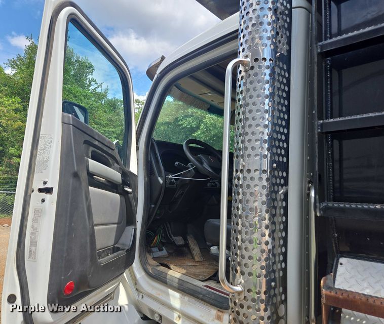 image for item YA0870 2023 Kenworth T880 dump truck