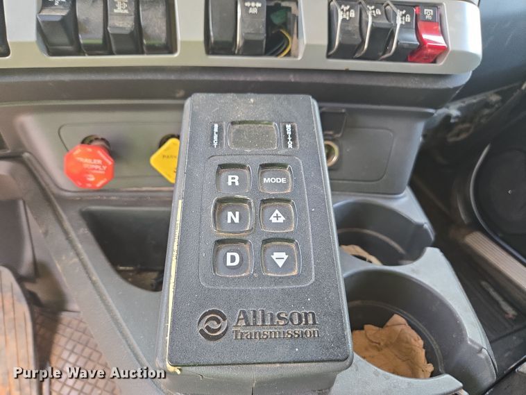 image for item YA0870 2023 Kenworth T880 dump truck