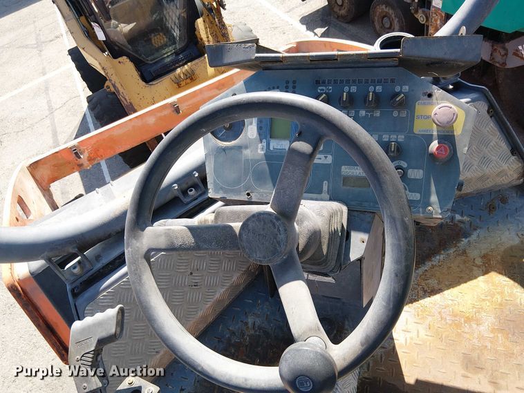 image for item YA0982 2009 Hamm HD110 double drum vibratory roller