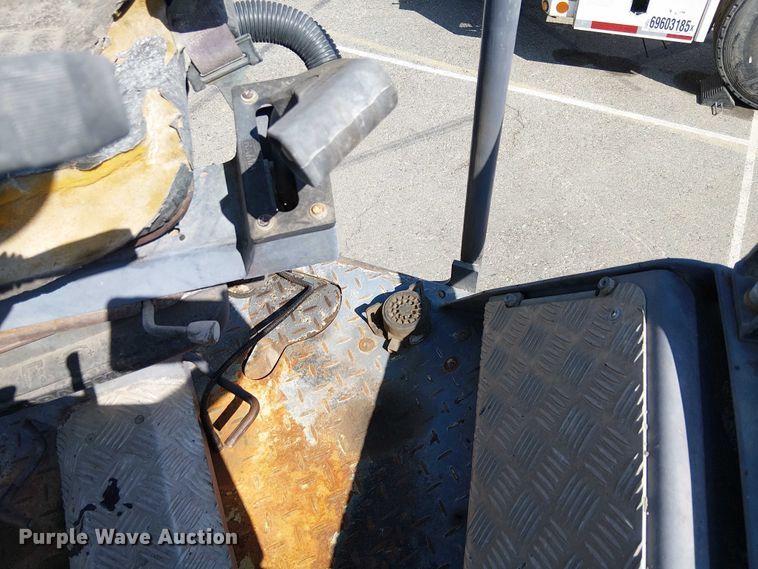 image for item YA0982 2009 Hamm HD110 double drum vibratory roller