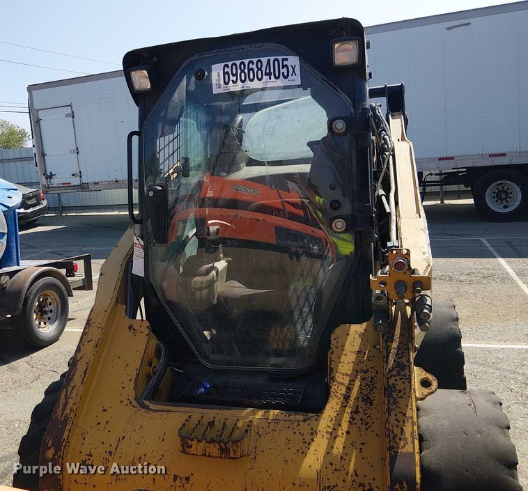 MINI CARGADOR SOBRE RUEDAS 2012 CATERPILLAR 262C