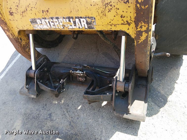 image for item YA0983 2012 Caterpillar 262C skid steer loader